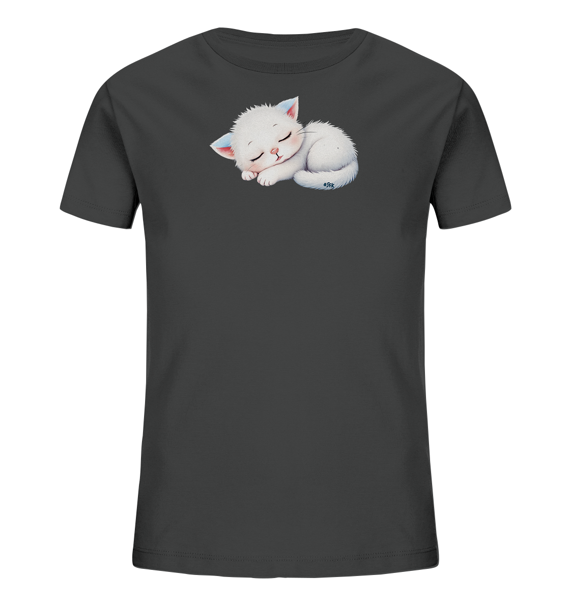 Onlineshop Shirts fuer Kinder - Das Bild zeigt ein dunkelgraues Kinder-T-Shirt. Auf der Vorderseite ist eine niedliche Illustration eines schlafenden weissen Kaetzchens abgebildet. Das Kaetzchen ist zusammengerollt dargestellt, mit geschlossenen Augen und zartrosa Akzenten an Nase und Ohren. Ein leichter blauer Schimmer umrandet die Figur und verleiht dem Design einen sanften, vertraeumten Ausdruck.