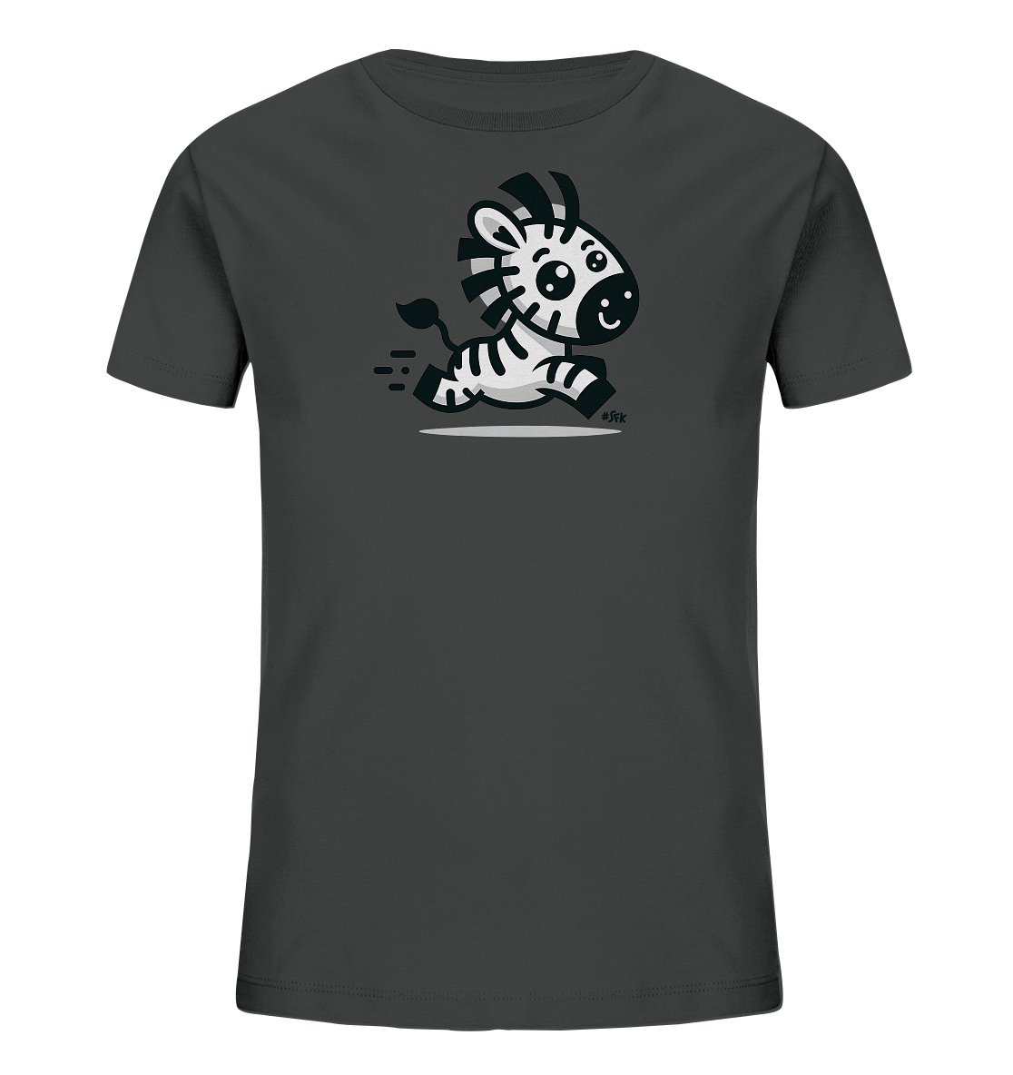 Onlineshop Shirts fuer Kinder - Das Bild zeigt ein dunkelgraues T-Shirt fuer Kinder mit einem niedlichen Zebra-Motiv auf der Vorderseite. Das Cartoon-Zebra ist in Schwarz-Weiss gehalten und rennt froehlich ueber eine Andeutung von Boden. Linien hinter dem Zebra symbolisieren seine Bewegung. Das Design wirkt verspielt und ist ideal fuer Kinder.