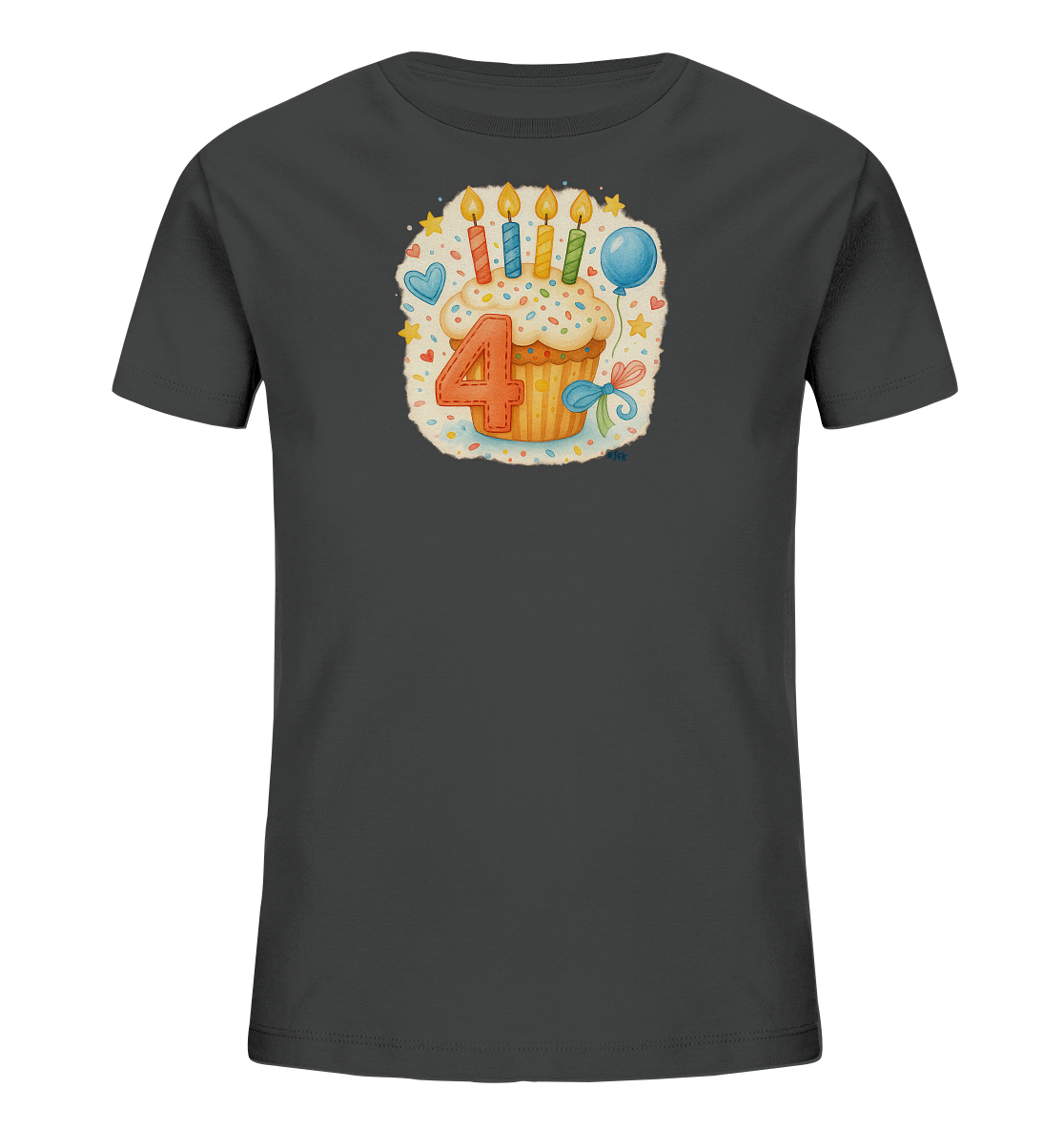 Onlineshop Shirts fuer Kinder - Das Bild zeigt ein dunkelgraues Kinder-T-Shirt mit einem farbenfrohen Aufdruck. Zu sehen ist ein Cupcake mit Sahne und Streuseln, geschmueckt mit vier brennenden Kerzen. Eine grosse, orangefarbene Zahl '4' steht auf dem Cupcake. Sterne, ein Herz, ein Ballon und eine Schleife umrahmen das Motiv und verleihen ihm einen festlichen Look.