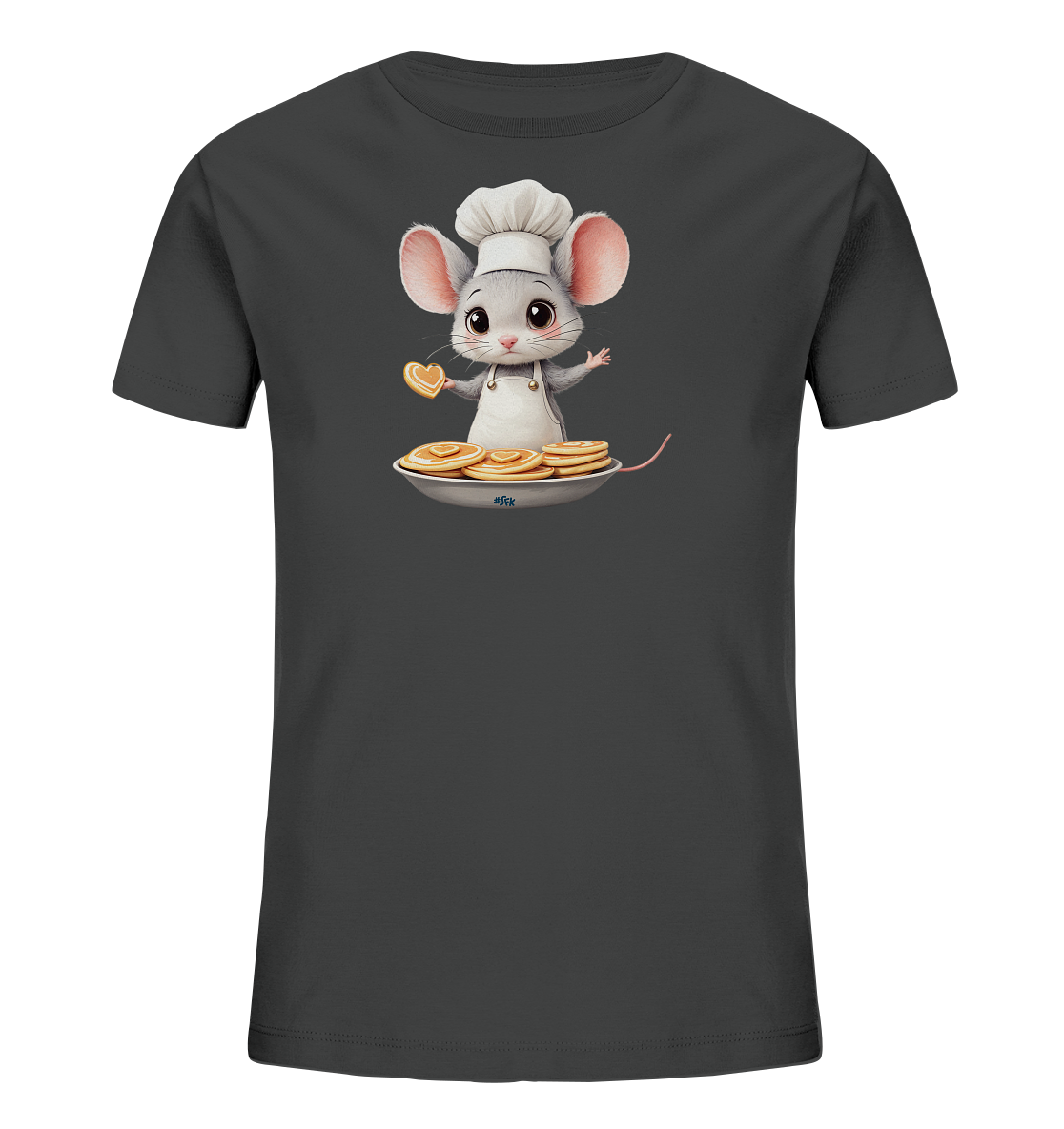 Onlineshop Shirts fuer Kinder - Das Bild zeigt ein dunkelgraues T-Shirt mit einem niedlichen Maeuse-Motiv auf der Vorderseite. Die Maus traegt eine Kochmuetze und eine weisse Schuerze. Sie haelt ein herzfoermiges Gebaeckstueck in einer Pfote, waehrend ein Teller mit weiteren Pfannkuchen vor ihr steht. Das Design verleiht dem Shirt einen verspielten und charmanten Charakter.