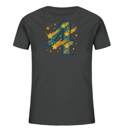 Onlineshop Shirts fuer Kinder - Das Bild zeigt ein dunkles Kinder-T-Shirt mit einem auffaelligen Motiv der Zahl Vier. Die grosse Vier ist in Blautoenen gehalten und mit gelben Sternen sowie Spuren wie von Sternschnuppen verziert. Kleinere Sterne und Punkte umrahmen die Zahl und verstaerken das Weltraumthema. Das Design wirkt dynamisch und farbenfroh auf dem schlichten Hintergrund des Shirts.