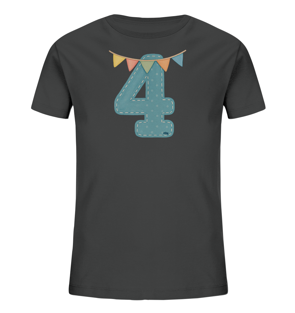 Onlineshop Shirts fuer Kinder - Dieses dunkelgraue Kinder-T-Shirt zeigt eine grosse, hellblaue Zahl 4 mit weissen Punkten und einer gestickten Umrandung. Über der Zahl haengt eine bunte Partygirlande mit kleinen Faehnchen in verschiedenen Farben. Das Motiv hat einen verspielten und festlichen Stil.