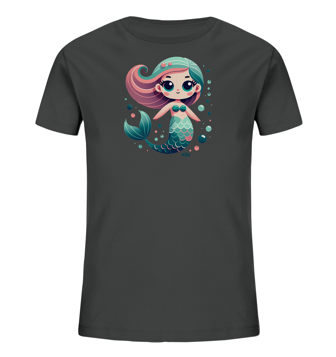 Onlineshop Shirts fuer Kinder - Dieses dunkelgraue T-Shirt fuer Kinder ist mit einer farbenfrohen Meerjungfrauen-Illustration verziert. Die Meerjungfrau hat schillerndes Haar und eine gemusterte Schwanzflosse, umgeben von zarten Blasen. Das Design ist verspielt und ansprechend fuer junge Meeresfans. Es ist ein schoenes Motiv fuer den Alltag.