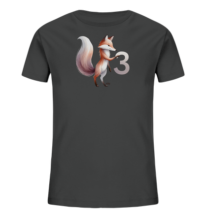 Onlineshop Shirts fuer Kinder - Das Bild zeigt ein dunkelgraues T-Shirt mit einem Motiv eines Fuchses und der Zahl 3. Der Fuchs steht aufrecht und haelt die grosse, hellgraue Zahl fest. Die Illustration des Fuchses ist detailliert und kuenstlerisch gestaltet, mit einem freundlichen Ausdruck und buschigem Schwanz. Das Design ist verspielt und eignet sich gut fuer Kinder.