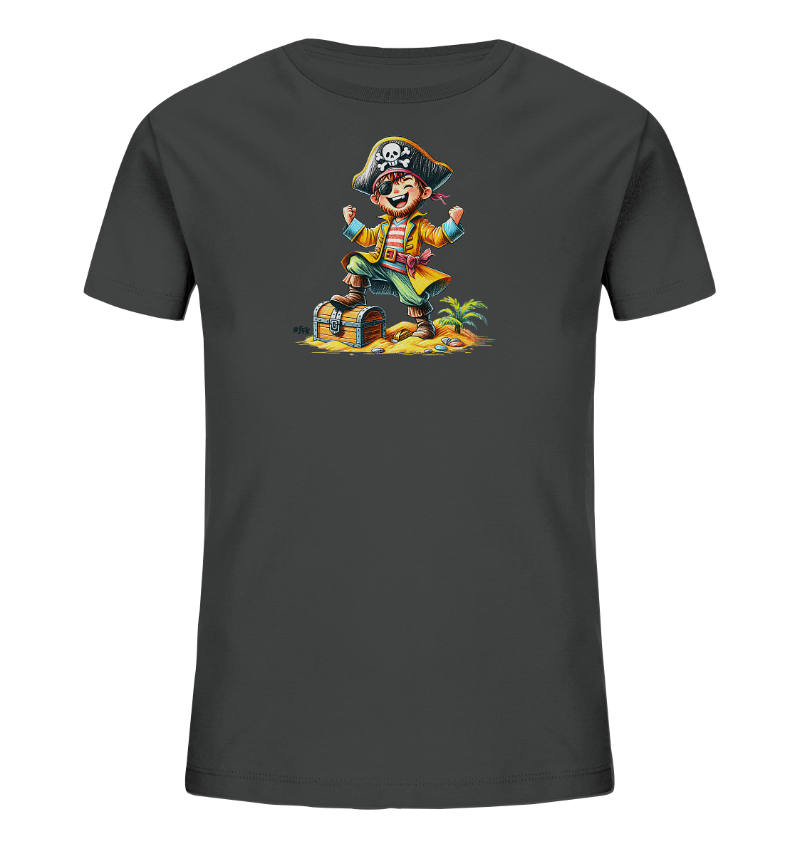 Onlineshop Shirts fuer Kinder - Das T-Shirt zeigt eine farbenfrohe Illustration eines lachenden Kindes als Pirat verkleidet. Es steht auf einer geoeffneten Schatzkiste auf einer kleinen Insel mit Sand und einer Palme. Das Motiv stellt eine froehliche Schatzsuche dar.