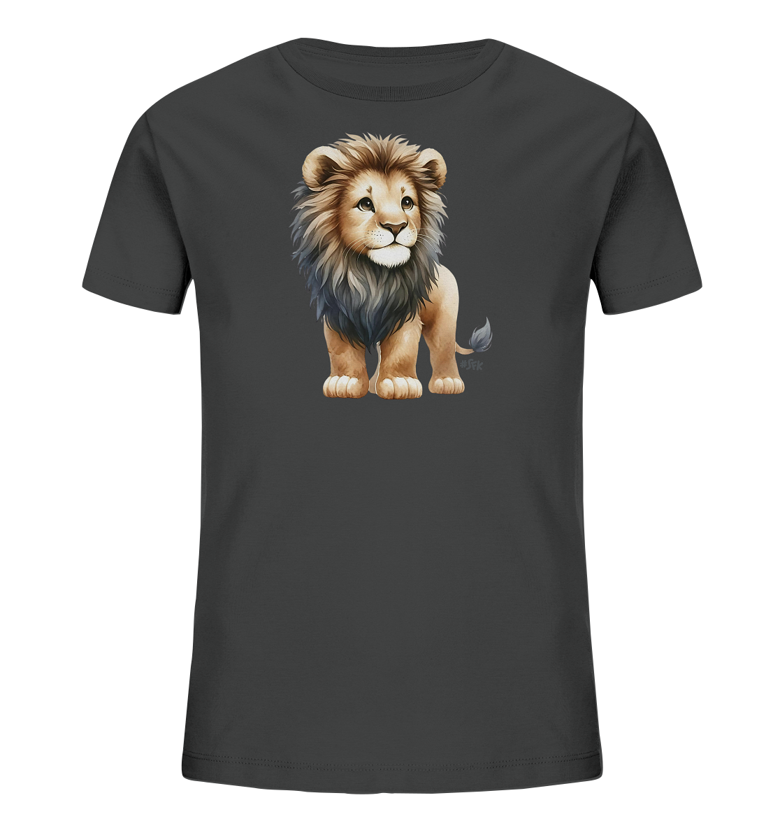 Onlineshop Shirts fuer Kinder - Das Bild zeigt ein dunkelgraues T-Shirt fuer Kinder mit einem niedlichen Loewenmotiv auf der Vorderseite. Der junge Loewe ist im Cartoon-Stil dargestellt, hat eine buschige Maehne und blickt aufmerksam zur Seite. Er steht aufrecht und wirkt freundlich und verspielt. Dieses Design verleiht dem Shirt einen charmanten und abenteuerlichen Charakter.