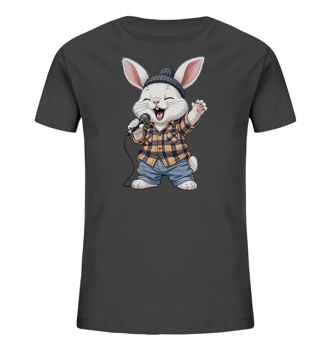 Onlineshop Shirts fuer Kinder - Das Bild zeigt ein dunkelgraues Kinder-T-Shirt mit einem froehlichen Comic-Hasen als Motiv. Der Hase traegt eine dunkle Muetze, ein gelb-schwarz kariertes Hemd und Jeans. Er haelt ein Mikrofon und scheint begeistert zu singen, mit offenem Mund und einer erhobenen Pfote. Das Design verleiht dem Shirt einen verspielten und musikalischen Ausdruck.