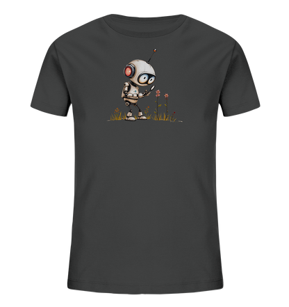 Onlineshop Shirts für Kinder - Das Bild zeigt ein dunkelgraues T-Shirt für Kinder. Auf der Vorderseite befindet sich eine detaillierte Illustration eines kleinen, weißen Cartoon-Roboters. Der Roboter steht in einer Wiese mit einigen kleinen Blumen und betrachtet eine davon mit einer Lupe. Dieses verspielte Design vermittelt eine neugierige und entdeckungsfreudige Stimmung und ist ein Blickfang auf dem Shirt.