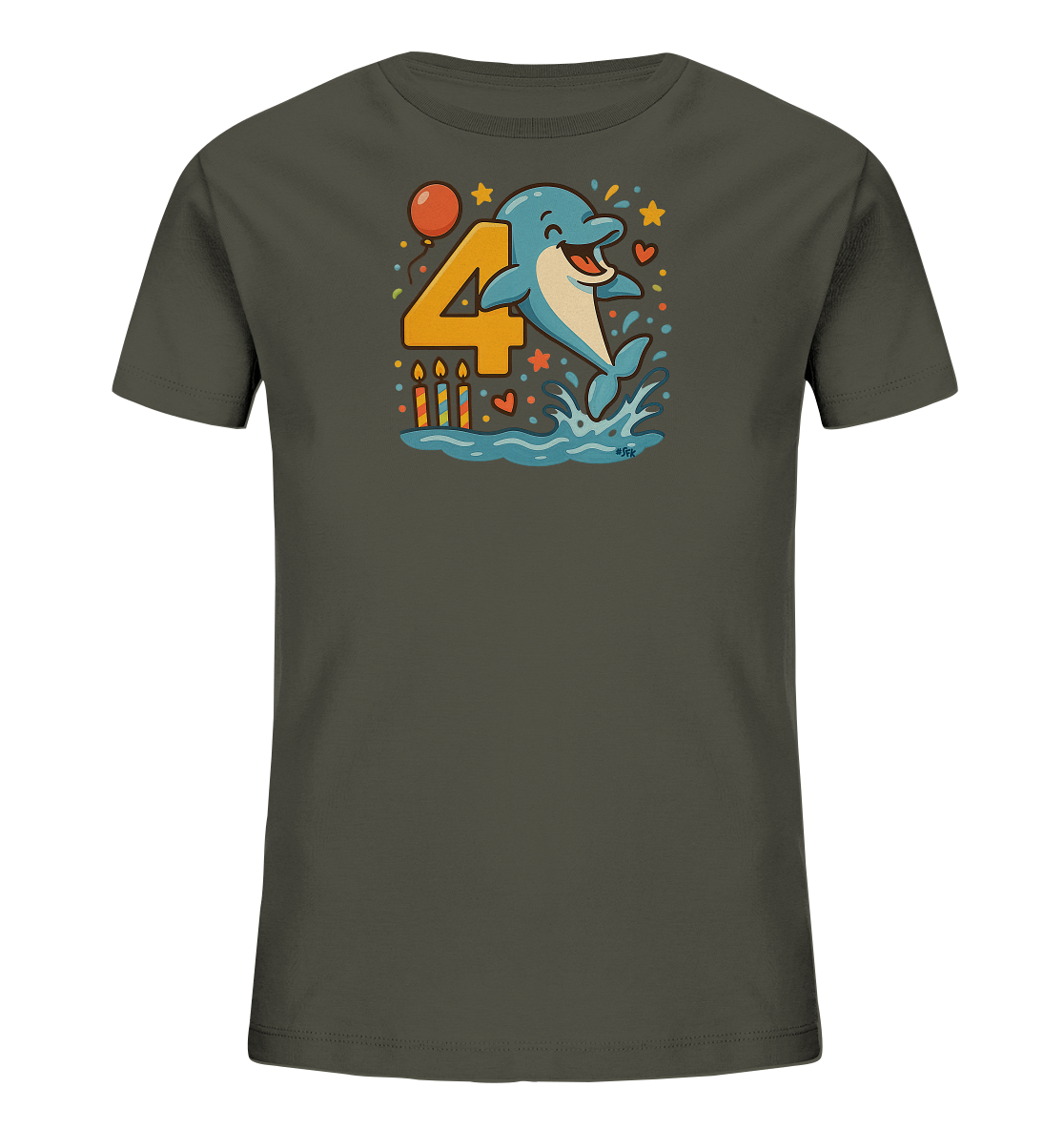 Onlineshop Shirts fuer Kinder - Das Bild zeigt ein dunkelgraues Kindershirt mit einem farbenfrohen Druck. Der Druck zeigt einen froehlichen Cartoon-Delfin, der aus Wasser springt, neben einer grossen orangen Zahl '4'. Geburtstagselemente wie ein Ballon, Kerzen, Sterne und Herzen umgeben die zentralen Figuren. Diese lebhafte Grafik erzeugt ein festliches und verspieltes Design auf der Vorderseite des Shirts.