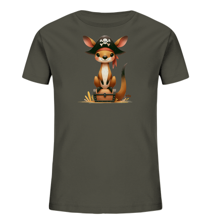 Onlineshop Shirts fuer Kinder - Das Bild zeigt ein dunkelgraues T-Shirt fuer Kinder mit einem Piraten-Motiv. Darauf ist ein niedliches Beuteltier mit Piratenhut abgebildet, das auf einer Schatztruhe sitzt. Das Tier traegt einen schwarzen Piratenhut mit Totenkopf und ein rotes Kopftuch. Die Illustration ist detailreich und farbenfroh gestaltet, was dem Shirt einen abenteuerlichen Look verleiht.