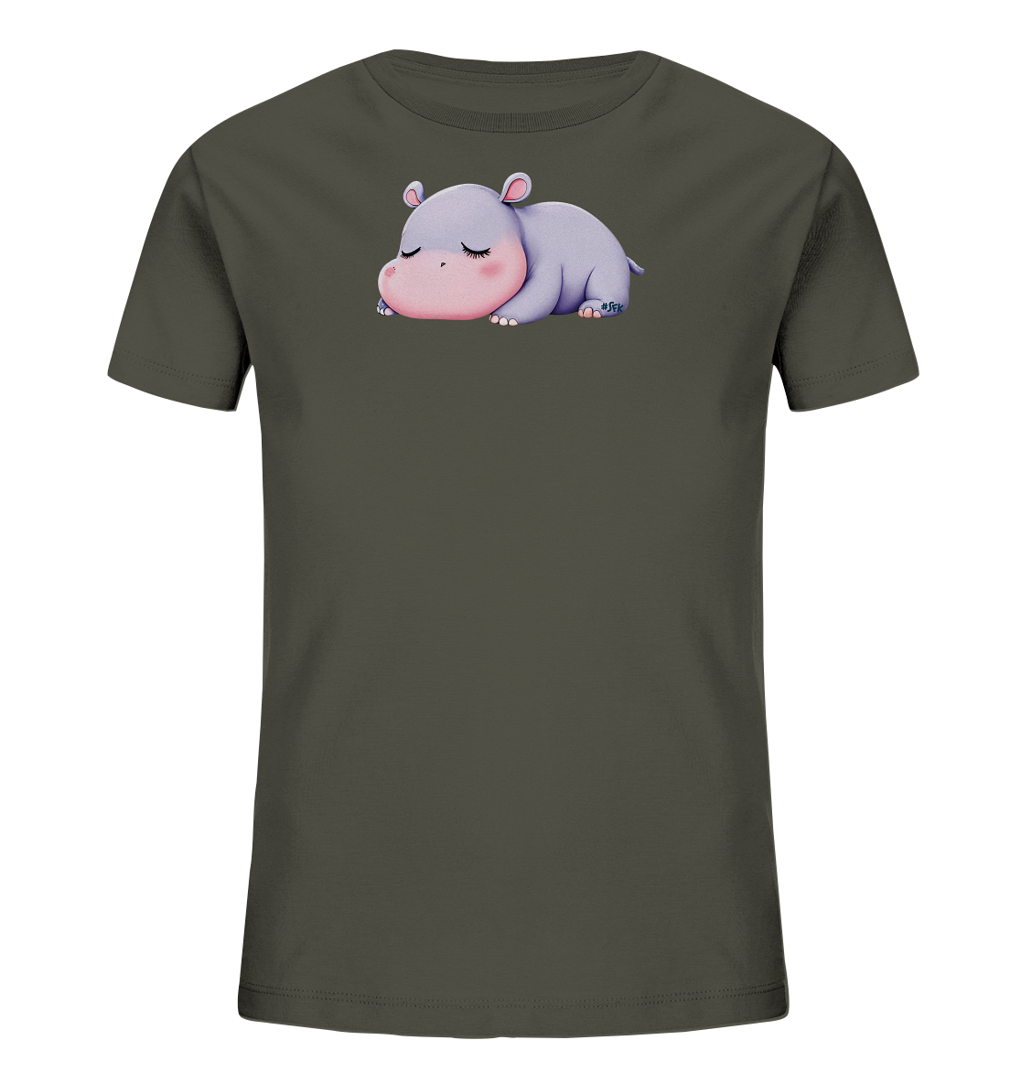 Onlineshop Shirts fuer Kinder - Das Bild zeigt ein dunkelgruenes Kinder-T-Shirt. Auf der Vorderseite ist ein suesses, schlafendes Baby-Nilpferd abgebildet. Das Nilpferd ist in zarten Lavendel- und Rosatoenen gehalten, was einen friedlichen und liebevollen Eindruck vermittelt. Das Design verleiht dem T-Shirt einen ruhigen und niedlichen Charakter.