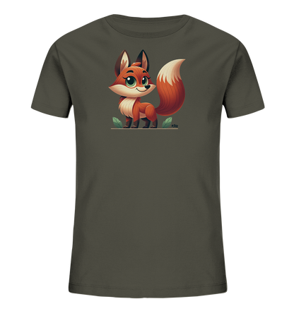 Onlineshop Shirts fuer Kinder - Das Bild zeigt ein dunkelgruenes Kinder-T-Shirt mit einer niedlichen Illustration eines Fuchses. Der Fuchs hat orangefarbenes Fell, grosse gruene Augen und steht auf einem braunen Streifen mit gruenen Blaettern. Das Design ist im Cartoon-Stil gehalten und wirkt freundlich und verspielt.