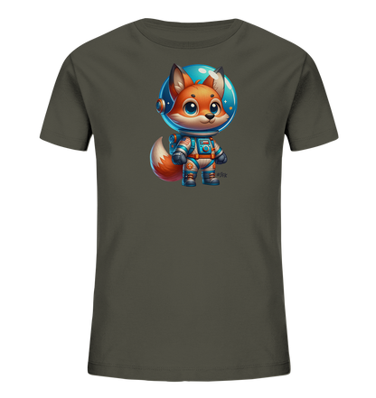 Onlineshop Shirts fuer Kinder - Das Bild zeigt ein dunkles T-Shirt fuer Kinder. Auf der Vorderseite ist eine niedliche Illustration eines Fuchses in einem detaillierten Astronautenanzug zu sehen. Der Fuchs traegt einen Helm, durch den sein freundliches Gesicht sichtbar ist. Im Hintergrund des Helms sind Sterne zu erkennen.