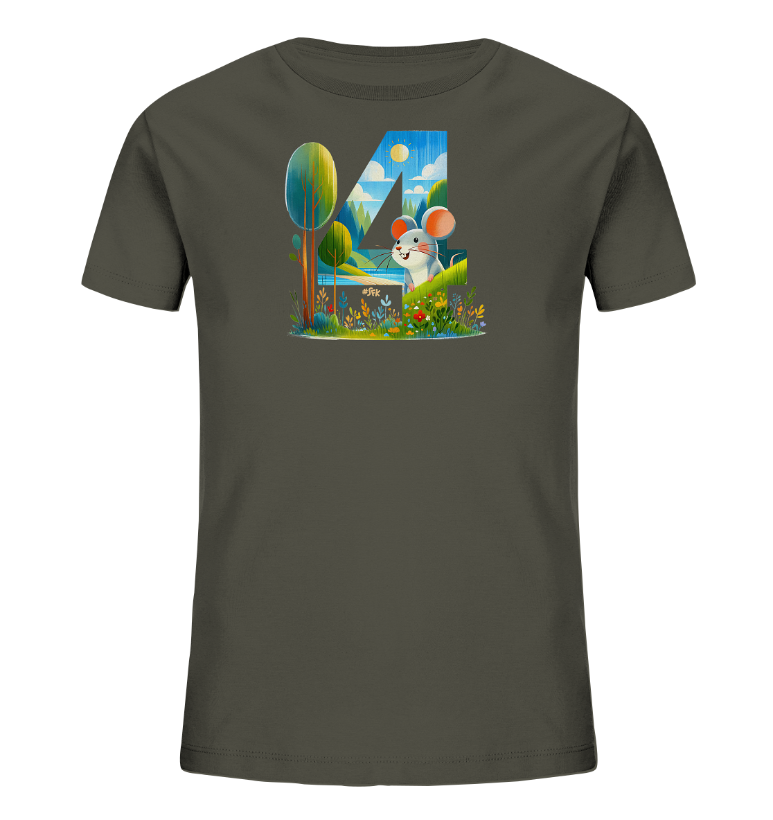 Onlineshop Shirts fuer Kinder - Dieses dunkelgraue T-Shirt zeigt eine farbenfrohe Grafik mit einer freundlichen Maus inmitten einer idyllischen Landschaft. Die Szene umfasst Baeume, Wasser, Berge und Blumen unter einem sonnigen Himmel. Das gesamte Motiv ist kunstvoll in die Form der Zahl '4' integriert. Es ist ein verspieltes und detailliertes Design fuer Kinder.