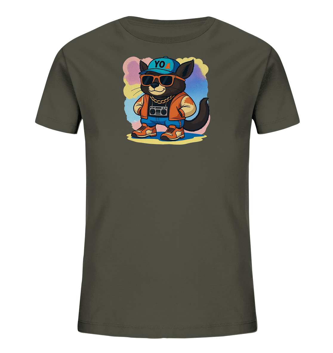 Onlineshop Shirts fuer Kinder - Das dunkelgraue T-Shirt zeigt eine coole Cartoon-Katze. Sie traegt eine blaue Kappe, Sonnenbrille, eine orangefarbene Jacke, blaue Jeans und passende Sneaker. Eine goldene Kette mit Boombox-Anhaenger und ein farbenfroher, wolkiger Hintergrund ergaenzen das Streetstyle-Motiv.