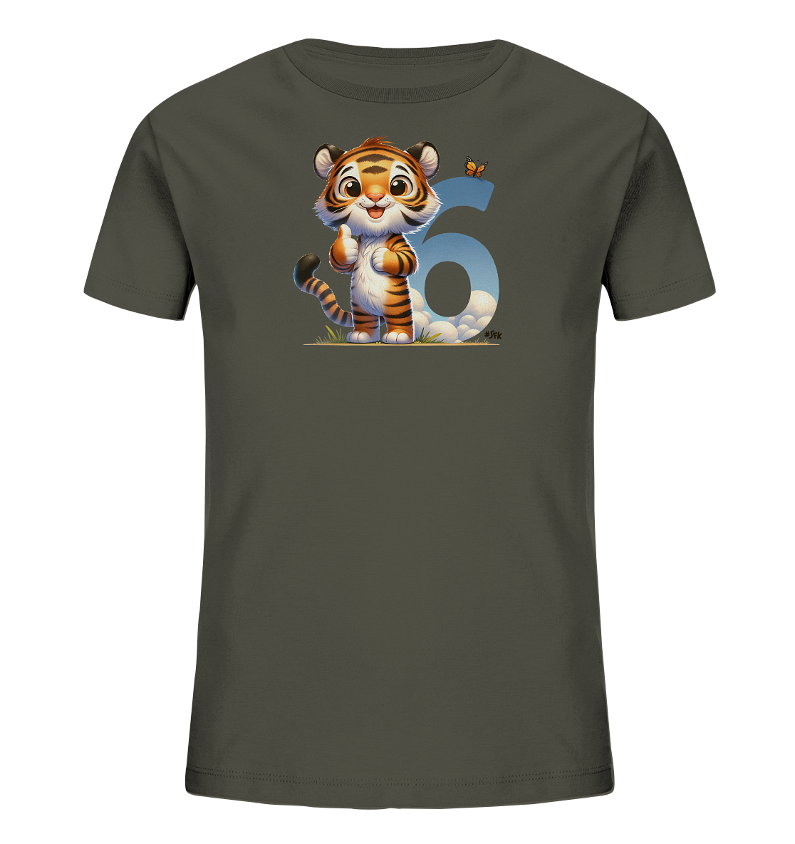 Onlineshop Shirts fuer Kinder - Dieses dunkelgraue Kinder-T-Shirt zeigt einen niedlichen, lachenden Cartoon-Tiger, der einen Daumen hoch gibt. Der Tiger steht vor einer grossen '6', die mit einem Himmel- und Wolkenmuster gefuellt ist. Über der Zahl schwebt ein kleiner, orangefarbener Schmetterling, und unter dem Tiger ist Gras angedeutet. Das Design wirkt froehlich und verspielt.