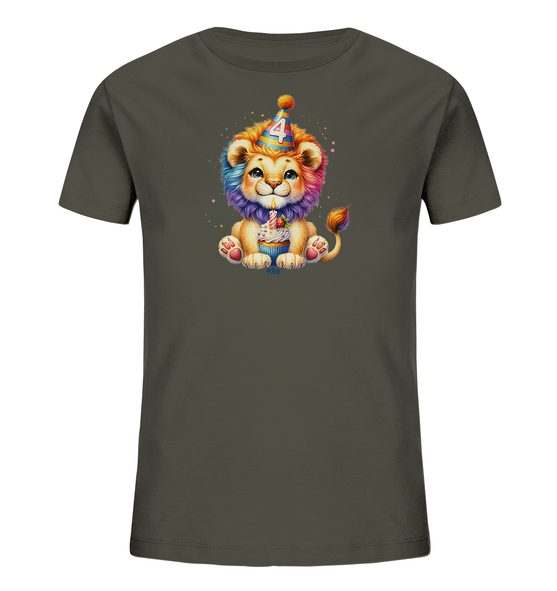 Onlineshop Shirts für Kinder - Das Bild zeigt ein dunkelgraues Kinder-T-Shirt mit einem farbenfrohen Aufdruck eines süßen Baby-Löwen. Der Löwe trägt einen Partyhut mit der Nummer '4' und hat eine regenbogenfarbene Mähne und Schwanzspitze. Er sitzt aufrecht und hält einen kleinen Cupcake mit einer brennenden Kerze fest. Das Design ist fröhlich und detailliert, ideal für einen vierten Geburtstag.