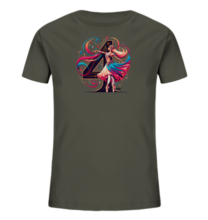 Onlineshop Shirts fuer Kinder - Das Bild zeigt ein dunkelgraues T-Shirt mit einem auffaelligen Druck. Das Motiv zeigt eine elegante Taenzerin in einem farbenfrohen Kleid vor einer stilisierten grossen Zahl '4'. Um die Figur und die Zahl sind dynamische, bunte Linien und Sterne angeordnet, die dem Design eine kuenstlerische Note verleihen.