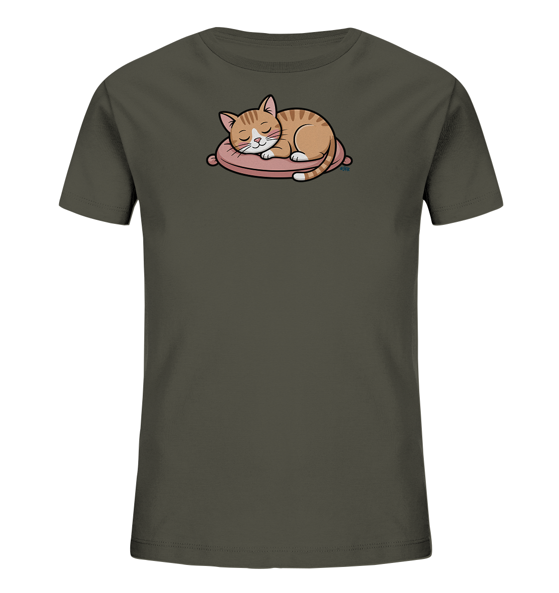Onlineshop Shirts fuer Kinder - Das Bild zeigt ein dunkelgraues T-Shirt mit einem niedlichen Aufdruck einer schlafenden Katze. Die gestreifte Katze in Orange- und Brauntoenen liegt friedlich auf einem rosafarbenen Kissen. Ihre Augen sind geschlossen, was einen ruhigen und entspannten Ausdruck vermittelt. Das Design ist zentriert auf der Vorderseite des Shirts platziert.