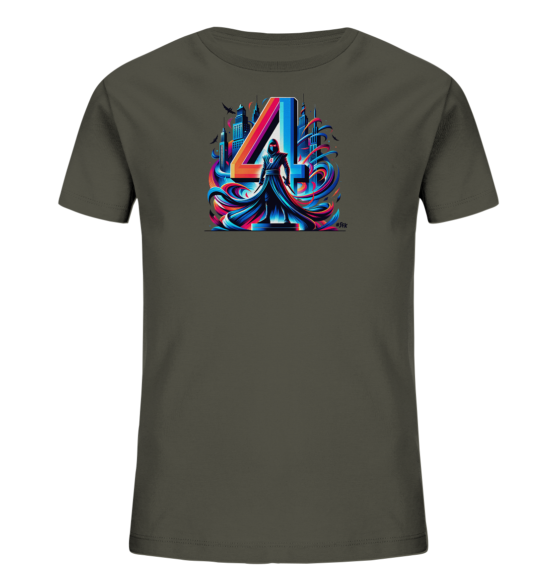 Onlineshop Shirts fuer Kinder - Das Bild zeigt ein dunkelgraues T-Shirt mit einem auffaelligen Grafikprint. Der Print stellt eine grosse, bunte "4" dar, vor der eine Figur mit Umhang steht. Im Hintergrund sind eine stilisierte Stadtansicht und dynamische Farbwirbel zu sehen. Die Grafik verwendet lebendige Blau-, Pink- und Orangetoene.