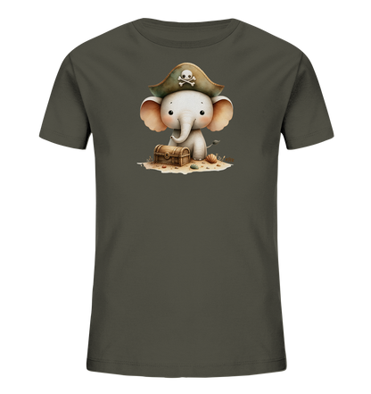 Onlineshop Shirts fuer Kinder - Das Bild zeigt ein dunkelgruenes Kinder-T-Shirt mit einem niedlichen Aufdruck. Darauf ist ein kleiner, beiger Elefant abgebildet, der einen Piratenhut mit Totenkopf traegt. Der Elefant sitzt auf einem Sandfleck mit Muscheln und sitzt neben einer kleinen, hoelzernen Schatzkiste. Dieses Design ist verspielt und fantasievoll.