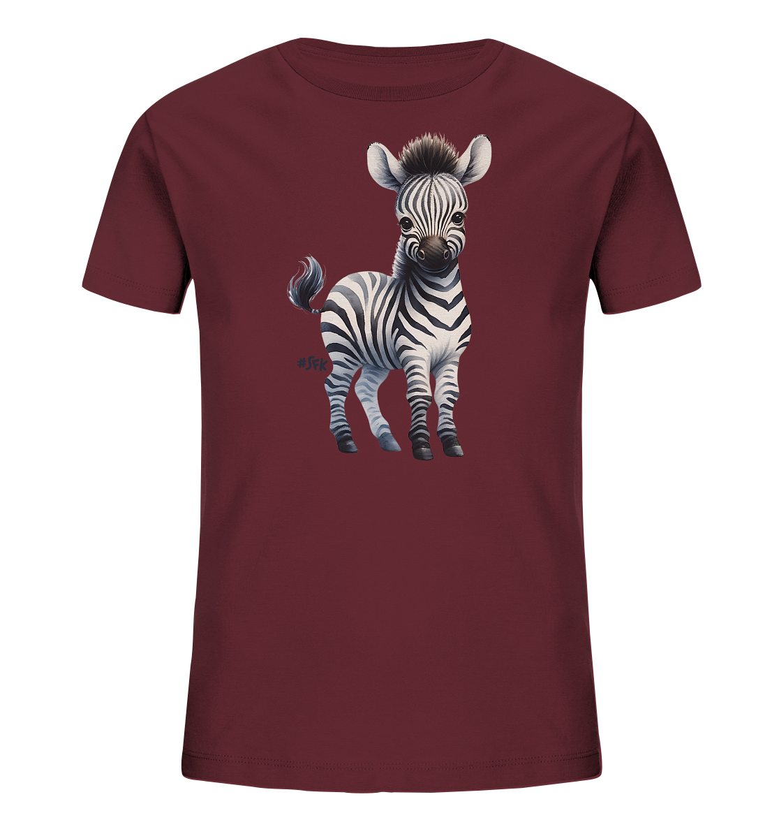 Onlineshop Shirts fuer Kinder - Das Bild zeigt ein dunkelrotes T-Shirt fuer Kinder mit einem niedlichen Druck eines Babyzebras auf der Vorderseite. Das kleine Zebra steht aufrecht und ist detailreich mit seinen charakteristischen Streifen dargestellt. Es hat grosse Ohren, eine aufrechte Maehne und einen freundlichen Gesichtsausdruck. Dieses Motiv verleiht dem Shirt einen verspielten und ansprechenden Look fuer Kinder.