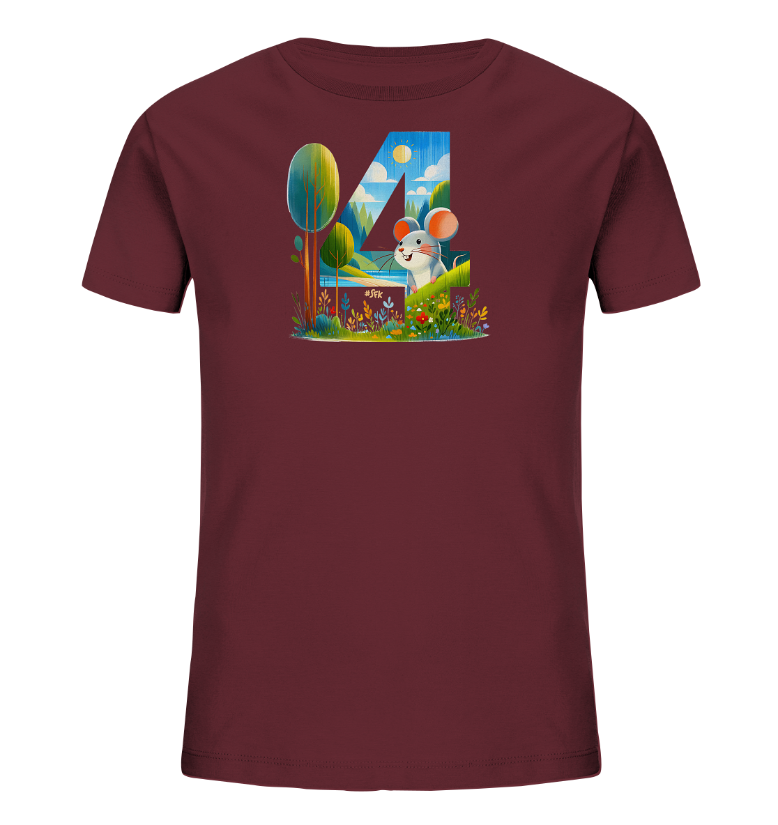 Onlineshop Shirts fuer Kinder - Das Bild zeigt ein dunkelrotes T-Shirt fuer Kinder mit einer farbenfrohen Grafik auf der Vorderseite. Die Grafik stellt die Zahl '4' dar, die in eine sommerliche Landschaftsszene mit Baeumen, Wasser und Himmel integriert ist. Eine laechelnde Maus blickt aus einem Blumenbeet vor der Zahl hervor. Das Design wirkt detailreich und verspielt.