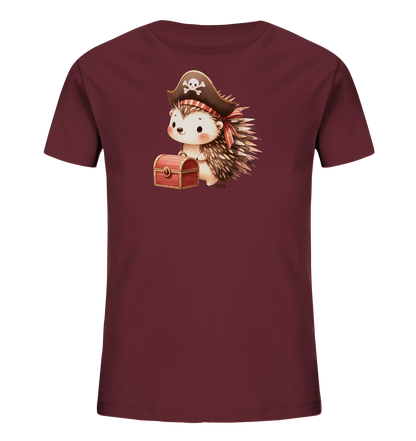 Onlineshop Shirts fuer Kinder - Das Bild zeigt ein dunkelrotes T-Shirt fuer Kinder mit einem Motiv eines Igels. Der Igel ist als Pirat dargestellt, mit einem Hut und einer Schatzkiste. Die Illustration ist im Comic-Stil gehalten und wirkt freundlich. Das Design ist verspielt und farblich passend.