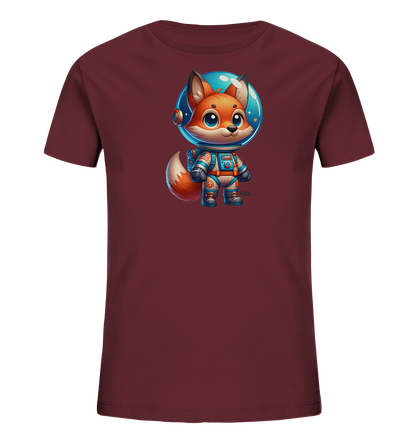 Onlineshop Shirts fuer Kinder - Das Bild zeigt ein dunkelrotes T-Shirt fuer Kinder mit einem auffaelligen Motiv auf der Vorderseite. Darauf ist eine niedliche Zeichentrickfigur eines Fuchses in einem Astronautenanzug abgebildet. Der Fuchs traegt einen detailreichen blauen Raumanzug und einen Helm, durch den sein freundliches Gesicht und grosse Augen sichtbar sind. Das Design ist verspielt und zeigt den Fuchs in voller Montur bereit fuer ein Weltraumabenteuer.