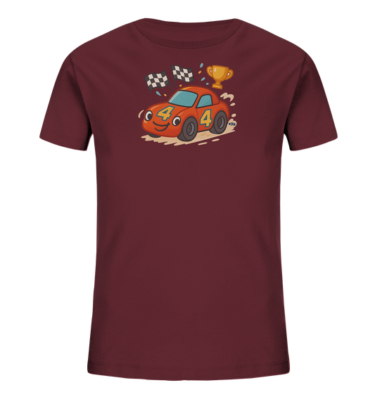 Onlineshop Shirts fuer Kinder - Das Bild zeigt ein dunkelrotes Kinder-T-Shirt mit einem farbigen Aufdruck auf der Vorderseite. Darauf ist ein orangefarbener Rennwagen mit lachendem Gesicht und der grossen Zahl '4' abgebildet. Der Rennwagen faehrt schnell, flankiert von zwei Zielflaggen und einem goldenen Pokal. Das Motiv vermittelt einen froehlichen Eindruck von Geschwindigkeit und Sieg.