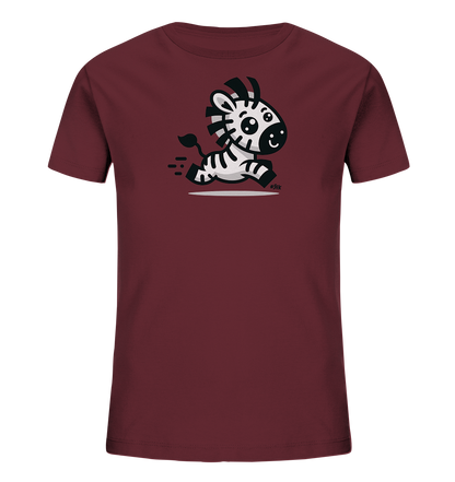 Onlineshop Shirts fuer Kinder - Dieses T-Shirt fuer Kinder in einem dunklen Rotton zeigt eine froehliche, cartoonhafte Illustration eines Zebras. Das Zebra rennt dynamisch mit gestreiften Beinen und einem freundlichen Gesichtsausdruck. Eine leichte Schattierung unter dem Zebra simuliert Bewegung und Boden. Das Design ist verspielt und ansprechend fuer junge Traeger.