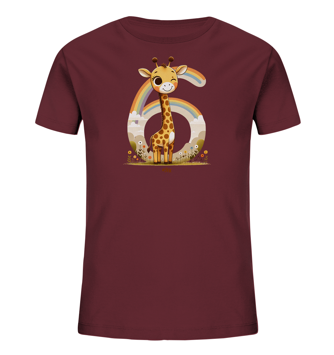 Onlineshop Shirts fuer Kinder - Dieses dunkelrote T-Shirt fuer Kinder zeigt ein froehliches Giraffen-Motiv. Die Cartoon-Giraffe steht vor einer grossen Zahl '6', die in ein Landschaftsbild mit Regenbogen und Wolken integriert ist. Blumen und Graeser ergaenzen die Szene am unteren Rand des Designs. Das Bild vermittelt eine verspielte und freundliche Atmosphaere.