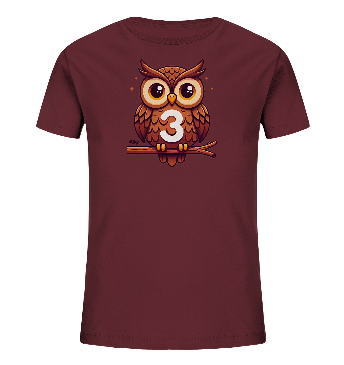 Onlineshop Shirts fuer Kinder - Das Bild zeigt ein dunkelrotes T-Shirt fuer Kinder mit einer Comic-Illustration einer Eule. Die Eule sitzt auf einem Ast und hat die weisse Zahl 3 auf ihrer Brust. Das Design wird durch kleine Sterne ergaenzt.