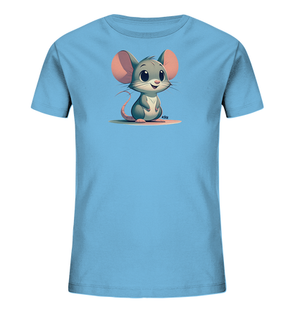 Onlineshop Shirts fuer Kinder - Dieses hellblaue T-Shirt fuer Kinder zeigt eine freundliche, graue Cartoon-Maus auf der Vorderseite. Die Maus hat grosse rosa Ohren und einen langen Schwanz, sitzt aufrecht und laechelt. Sie sitzt auf einem farblich abgesetzten, ovalen Bereich. Das Design wirkt froehlich und ist gut sichtbar auf dem Shirt platziert.