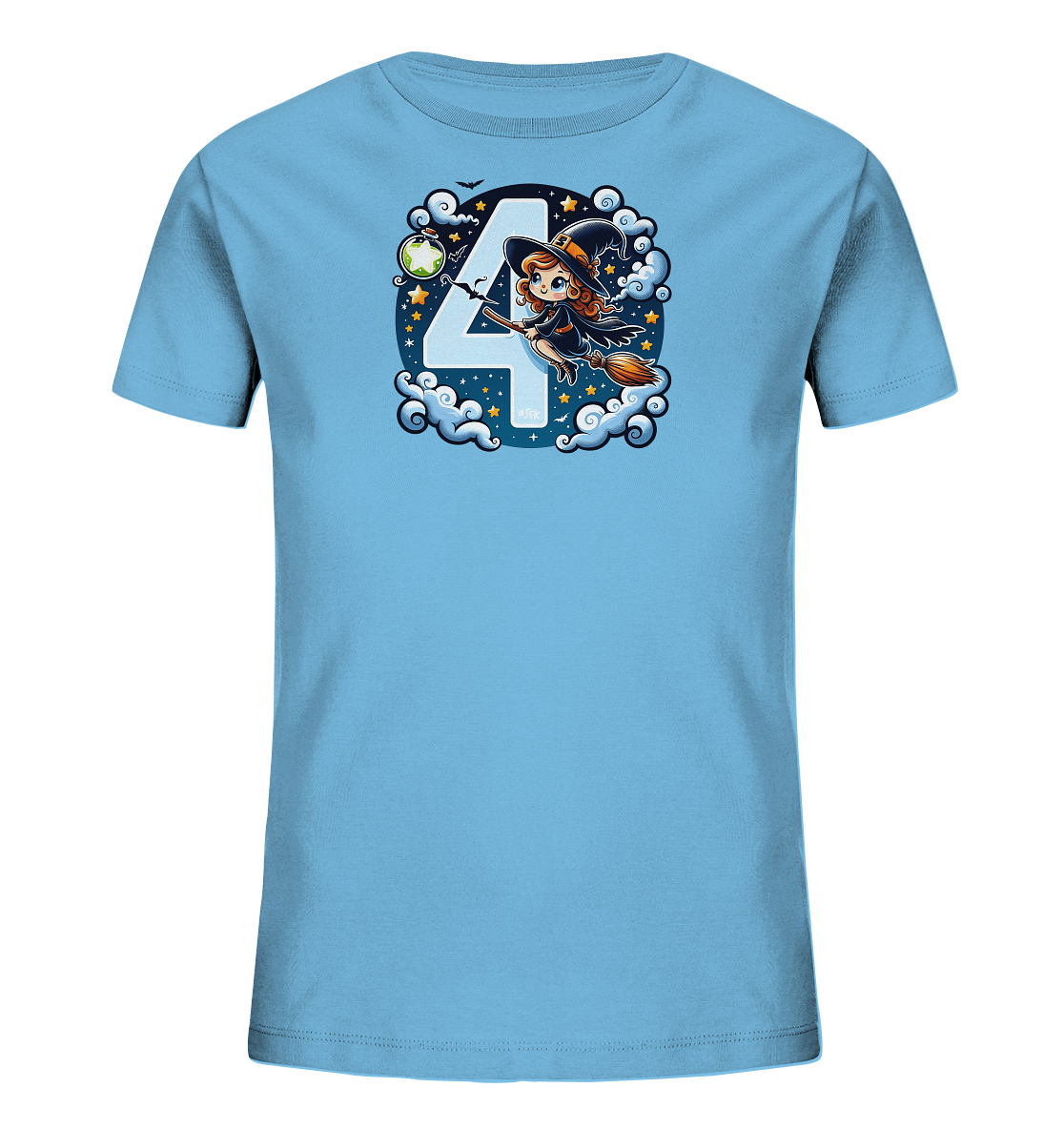Onlineshop Shirts fuer Kinder - Das Bild zeigt ein hellblaues Kinder-T-Shirt mit einem auffaelligen Motiv der Zahl Vier. Um die Zahl herum fliegt eine suesse Cartoon-Hexe auf einem Besen, umgeben von magischen Elementen wie Wolken, Sternen und Fledermaeusen. Das Design enthaelt auch einen Halbmond und eine kleine Flasche. Insgesamt wirkt der Druck sehr fantasievoll und farbenfroh.