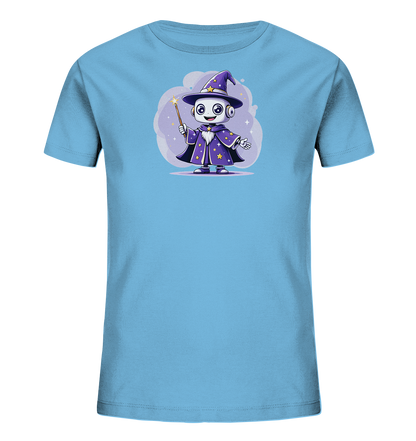 Onlineshop Shirts für Kinder - Das Bild zeigt ein hellblaues Kinder-T-Shirt, auf dessen Vorderseite ein cartoonhafter Roboter abgebildet ist. Der Roboter ist als Zauberer verkleidet, trägt einen lila Hut und einen Umhang, beide mit gelben Sternen verziert. In seiner Hand hält er einen magischen Stab mit einer leuchtenden Spitze. Das Motiv ist von einer hellvioletten Wolkenform mit zarten Sternen umrahmt, was dem Design eine verspielte und zauberhafte Note verleiht.