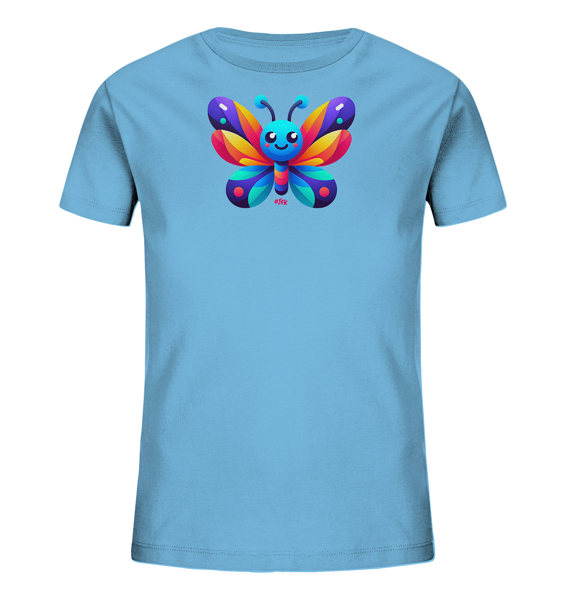 Onlineshop Shirts fuer Kinder - Das Bild zeigt ein hellblaues Kinder-T-Shirt mit einem farbenfrohen Schmetterlingsmotiv auf der Vorderseite. Der cartoonhafte Schmetterling hat leuchtende Fluegel in verschiedenen Toenen wie Lila, Orange, Gelb und Tuerkis. Er besitzt grosse, freundliche Augen und eine froehliche Ausstrahlung. Das gesamte Design wirkt lebendig und ansprechend fuer Kinder.