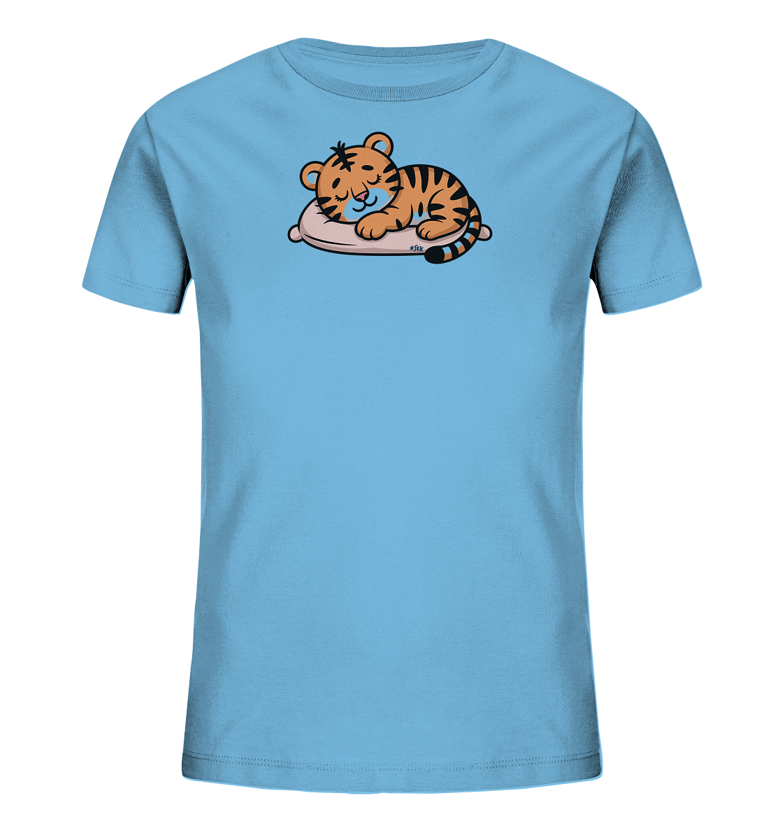 Onlineshop Shirts fuer Kinder - Das Bild zeigt ein hellblaues T-Shirt fuer Kinder. Auf der Vorderseite ist ein niedliches, schlafendes Tigerbaby auf einem Kissen abgebildet. Das Tigerjunges hat orangefarbenes Fell mit schwarzen Streifen und blaue Wangen. Das Design vermittelt einen ruhigen und verspielten Eindruck.