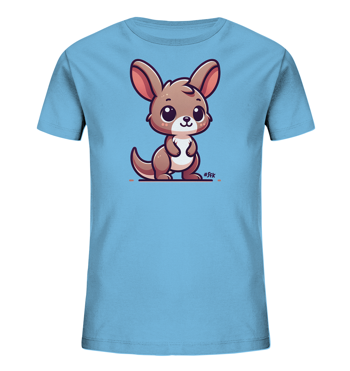 Onlineshop Shirts fuer Kinder - Dieses Bild zeigt ein hellblaues T-Shirt fuer Kinder mit einer entzueckenden Illustration eines Kaengurus auf der Vorderseite. Das Kaenguru im Cartoon-Stil hat grosse Augen und Ohren und steht aufrecht auf einer Linie. Die Grafik ist detailliert und farbenfroh gestaltet, was dem Shirt einen froehlichen Look verleiht. Es ist ein neutrales Design, passend fuer verschiedene Anlaesse.