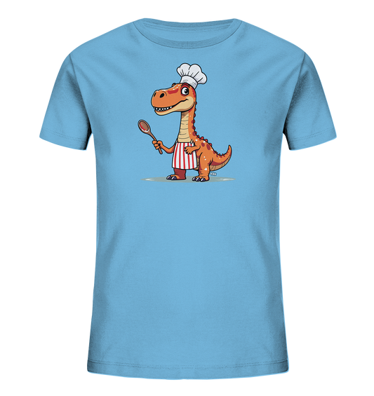 Onlineshop Shirts fuer Kinder - Das Bild zeigt ein hellblaues T-Shirt fuer Kinder mit einer froehlichen Illustration eines kochenden Dinosauriers. Der orangefarbene Dino traegt eine weisse Kochmuetze und eine rot-weiss gestreifte Schuerze. Er haelt einen Holzloeffel in der Hand und hat ein freundliches Laecheln. Das Design ist verspielt und farbenfroh.