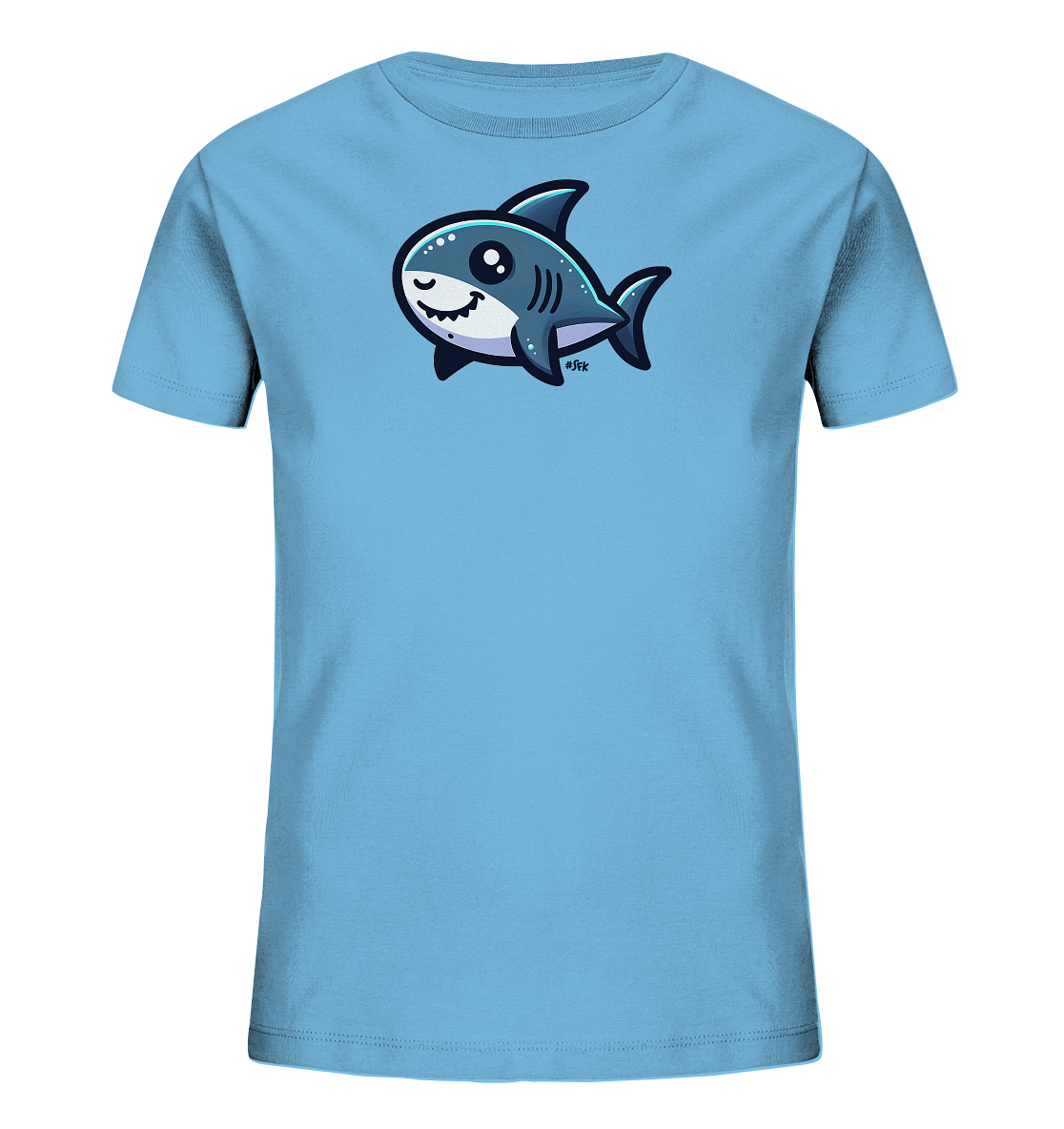 Onlineshop Shirts fuer Kinder - Das Bild zeigt ein hellblaues Kinder-T-Shirt mit einem niedlichen, cartoonhaften Hai-Motiv auf der Vorderseite. Der Hai hat grosse Augen, ein freundliches Laecheln und kleine Zaehne. Er schwimmt leicht zur Seite gekippt und wirkt verspielt. Das Design ist einfach und ansprechend fuer Kinder.
