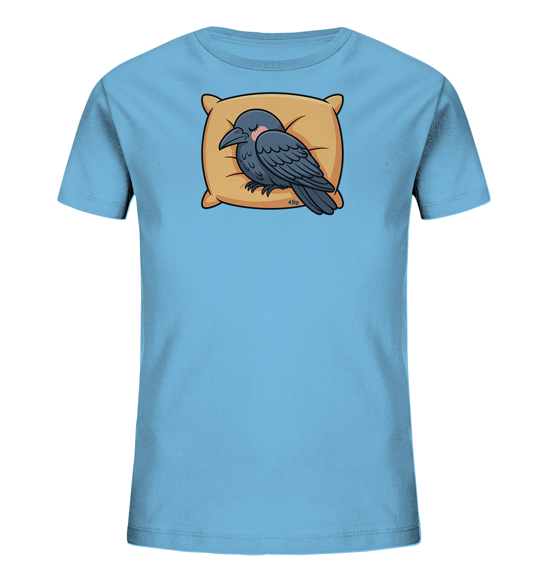 Onlineshop Shirts fuer Kinder - Das Bild zeigt ein hellblaues Kinder-T-Shirt mit einem zentralen Aufdruck. Dieser zeigt einen dunkelgrauen Vogel, der friedlich auf einem beigefarbenen Kissen schlaeft. Das Design wirkt ruhig und niedlich. Es ist eine ansprechende Wahl fuer Kinder.