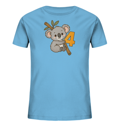 Onlineshop Shirts fuer Kinder - Dieses hellblaue Kinder-T-Shirt zeigt ein niedliches Design auf der Vorderseite. Eine Illustration eines laechelnden Koalas, der an einem Ast mit Blaettern haengt, ist zu sehen. Neben dem Koala ist die orangefarbene Zahl 4 prominent platziert. Das Motiv wirkt freundlich und verspielt, ideal fuer Kinder.