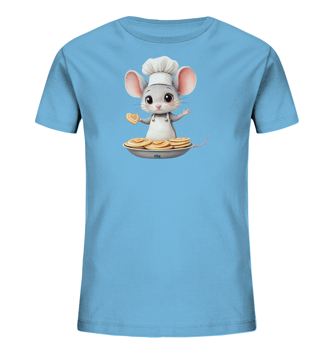 Onlineshop Shirts fuer Kinder - Das Bild zeigt ein hellblaues T-Shirt fuer Kinder. Auf der Vorderseite ist eine niedliche Maus als Koch dargestellt, die eine Kochmuetze und Schuerze traegt. Die Maus haelt ein herzfoermiges Gebaeckstueck in der Hand und steht in einer Pfanne voller Pfannkuchen. Das Design wirkt verspielt und liebevoll gestaltet.