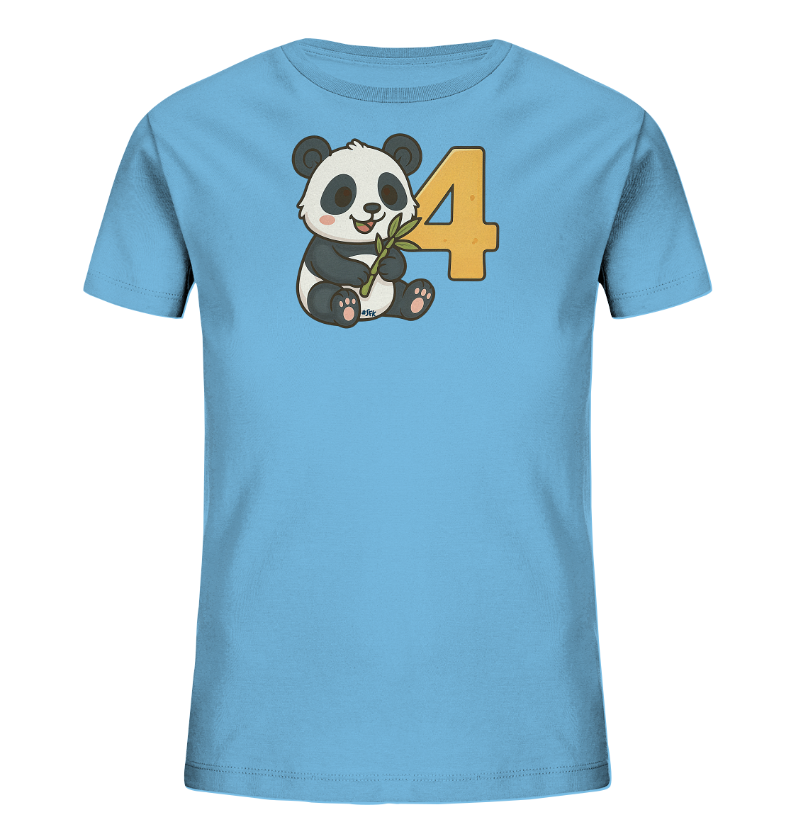 Onlineshop Shirts fuer Kinder - Das Bild zeigt ein hellblaues T-Shirt mit einem niedlichen Panda-Motiv fuer Kinder. Der Panda haelt einen Bambuszweig in den Pfoten und sitzt neben der grossen Zahl Vier. Die Zahl ist in einem warmen Orangeton dargestellt, was dem Design eine froehliche Note verleiht.
