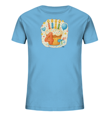 Onlineshop Shirts fuer Kinder - Das Bild zeigt ein hellblaues T-Shirt fuer Kinder mit einem grossen, farbenfrohen Aufdruck. Das Motiv zeigt einen festlichen Cupcake mit heller Glasur, bunten Streuseln und einer grossen orangefarbenen Vier darauf. Vier brennende Kerzen in verschiedenen Farben stecken im Cupcake, umgeben von einem blauen Ballon, einem Herz und Sternen. Das Design hat einen verspielten Charakter und passt gut zum Thema Geburtstag.