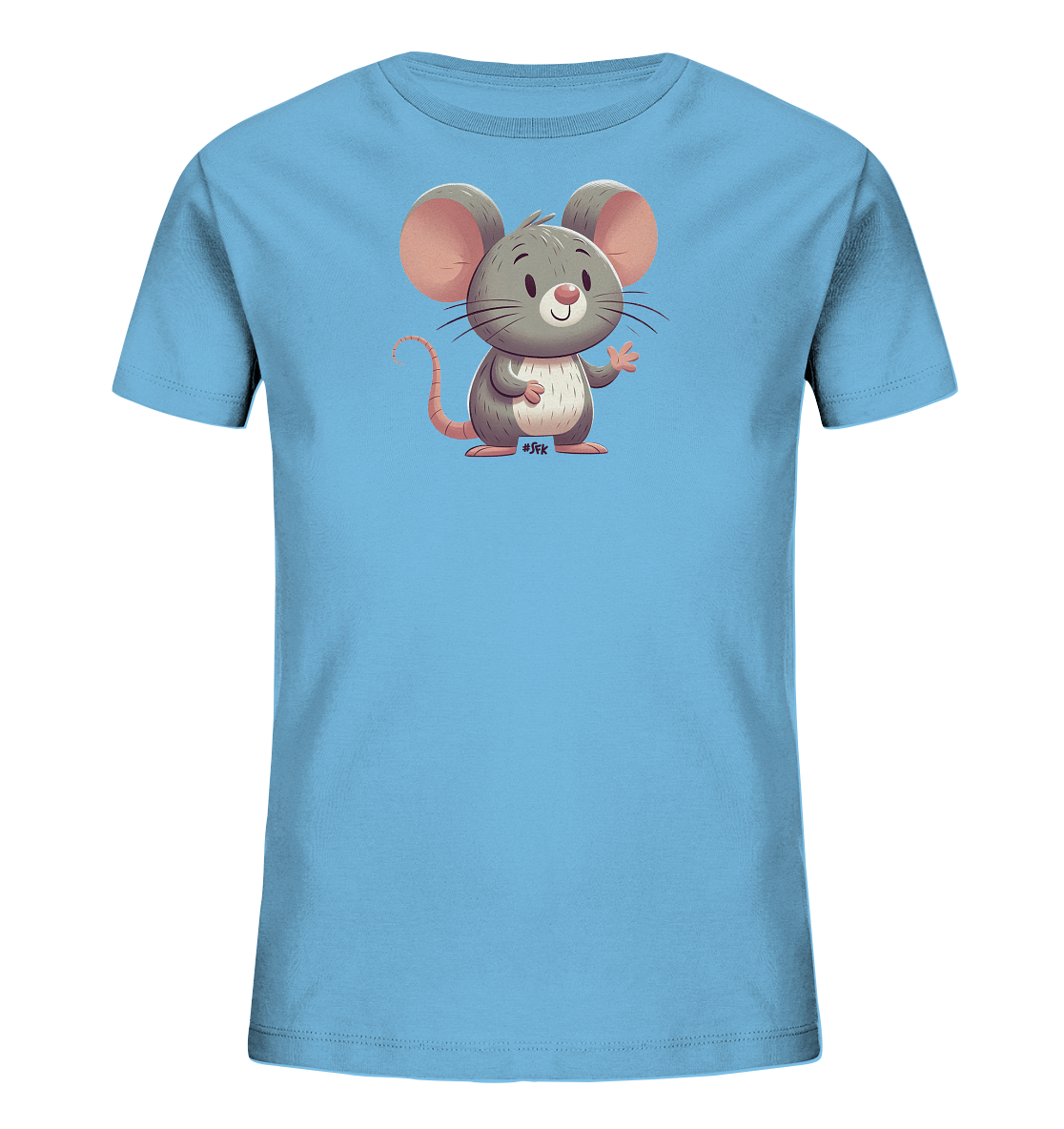 Onlineshop Shirts für Kinder - Das Bild zeigt ein hellblaues Kinder-T-Shirt, auf dessen Vorderseite eine freundlich aussehende, cartoonhafte Maus abgebildet ist. Die graue Maus steht auf ihren Hinterbeinen, hat große rosa Ohren und winkt mit einer Pfote. Ihr Gesichtsausdruck ist lächelnd, und sie hat kleine Schnurrhaare. Unter der Maus befindet sich eine kleine Signatur '#SJK'. Das Shirt ist einfarbig und das Motiv ist prominent darauf platziert.