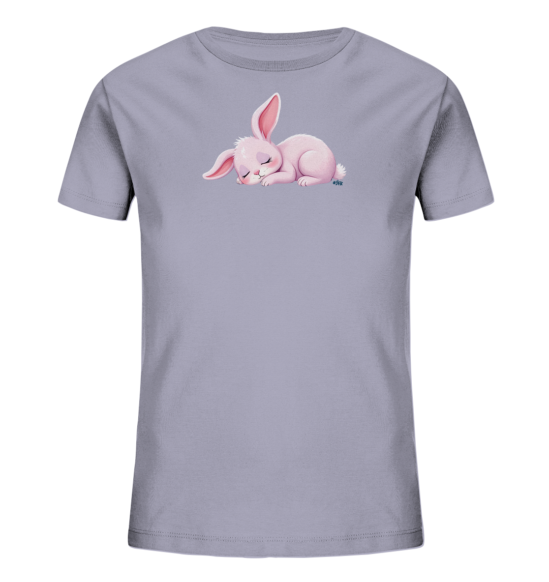 Onlineshop Shirts fuer Kinder - Das Bild zeigt ein hellviolettes Kinder-T-Shirt mit einem zentral platzierten Tiermotiv. Auf der Vorderseite ist ein rosa Haeschen dargestellt, das friedlich schlaeft. Das Haeschen liegt auf der Seite mit geschlossenen Augen und herabhaengenden Ohren, was eine sanfte und ruhige Atmosphaere erzeugt. Das Design ist liebevoll illustriert.