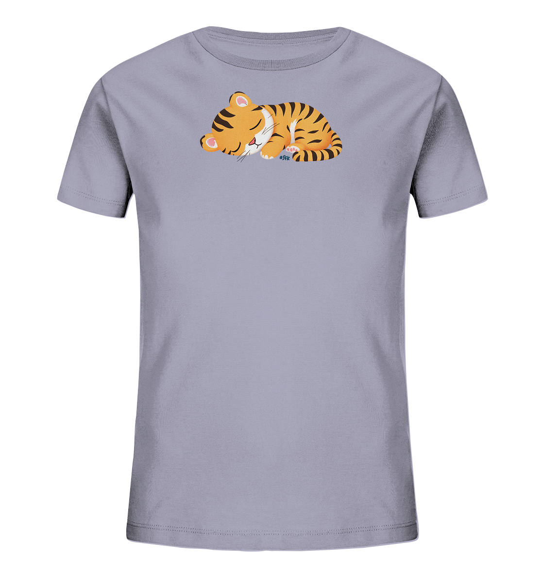 Onlineshop Shirts fuer Kinder - Das Bild zeigt ein hellgraues Kinder-T-Shirt mit kurzen Ärmeln. Auf der Vorderseite befindet sich eine niedliche Grafik eines schlafenden Tigerbabys. Das Tigerbaby ist orange-schwarz gestreift, zusammengerollt und hat die Augen geschlossen, was einen friedlichen Ausdruck vermittelt. Dieses liebenswerte Motiv verleiht dem T-Shirt einen sanften und verspielten Charakter.