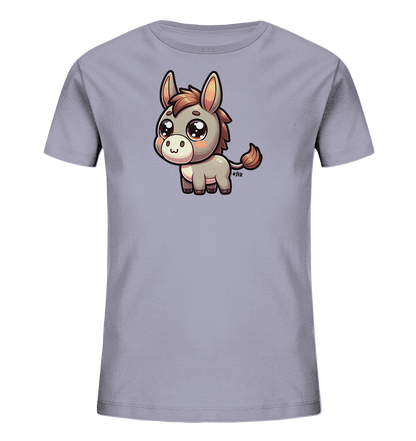 Onlineshop Shirts fuer Kinder - Das Bild zeigt ein helllila Kinder-T-Shirt. Auf der Vorderseite ist eine niedliche, cartoonartige Darstellung eines kleinen Esels zu sehen. Der Esel hat grosse, glaenzende Augen und eine braune Maehne sowie einen braunen Schwanz. Das Design wirkt verspielt und kindgerecht.